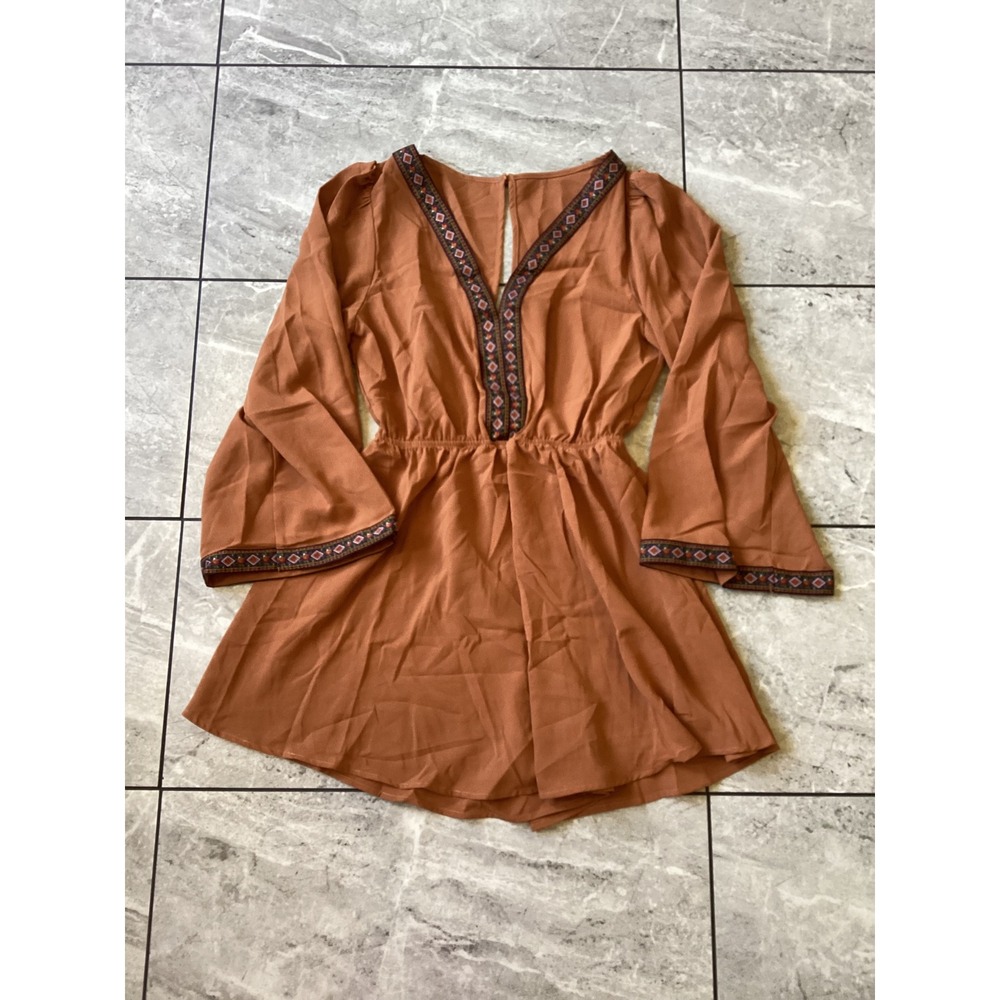 Cupshe Women Rust Orange Embroidered V-Neck Bell Sleeve Romper Small NEW